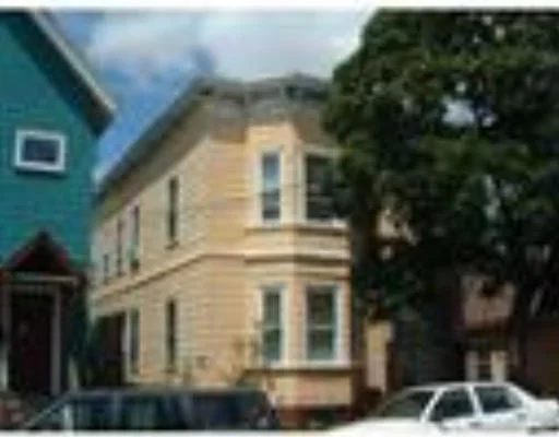 Unit for sale at 137 Elm St, Cambridge, MA 02139