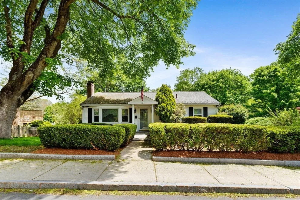 Unit for sale at 703 Washington St, Winchester, MA 01890