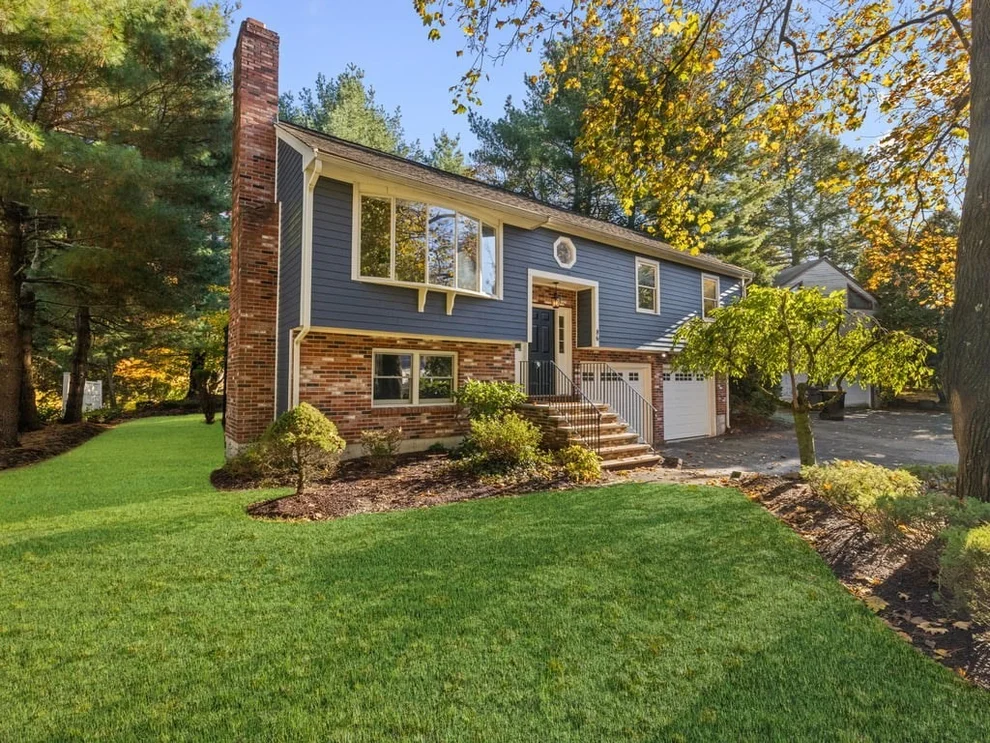 Unit for sale at 86 Salem End Rd, Framingham, MA 01702