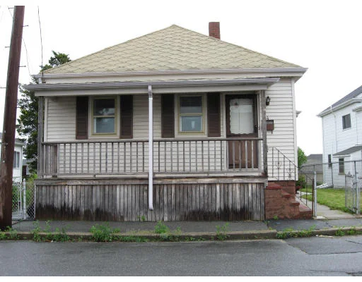 Unit for sale at 4 Susan St, Dartmouth, MA 02748