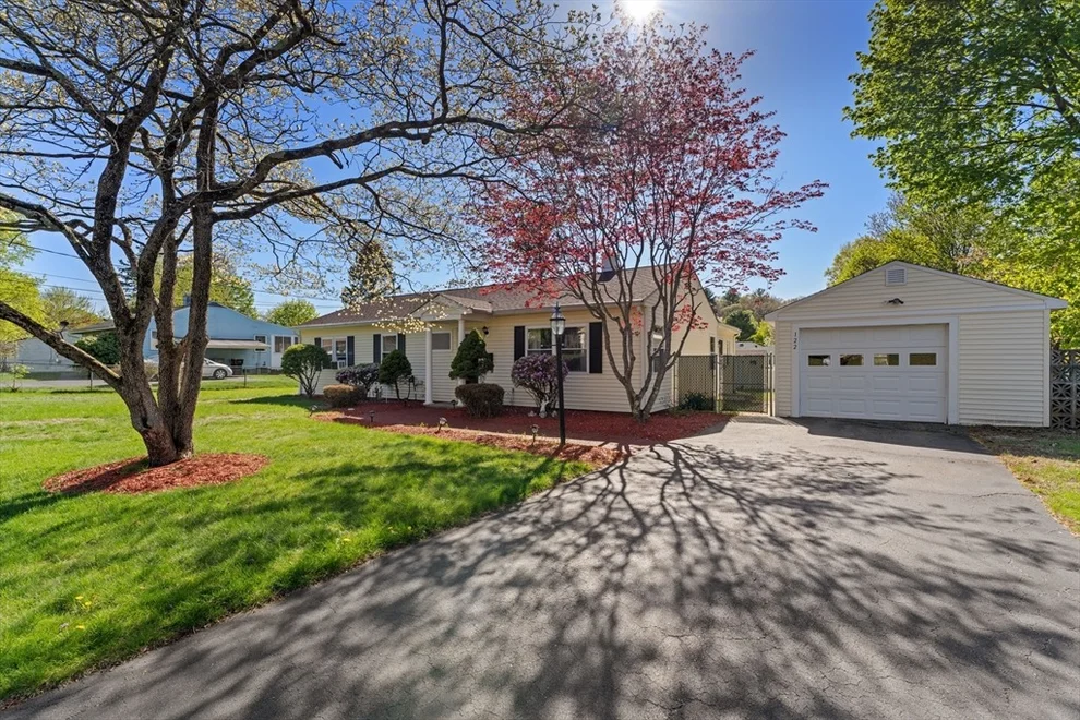 Unit for sale at 122 Baldwin Ave, Framingham, MA 01701