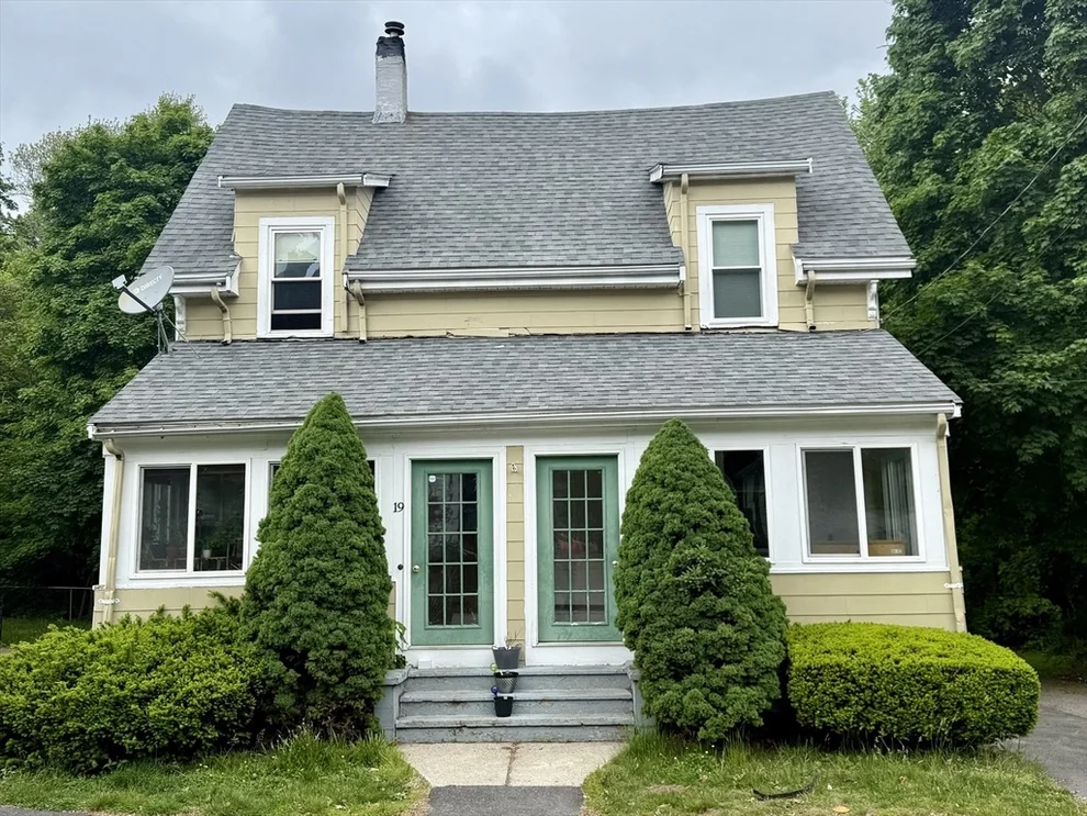 Unit for sale at 17-19 Moraine Pl, Brockton, MA 02301