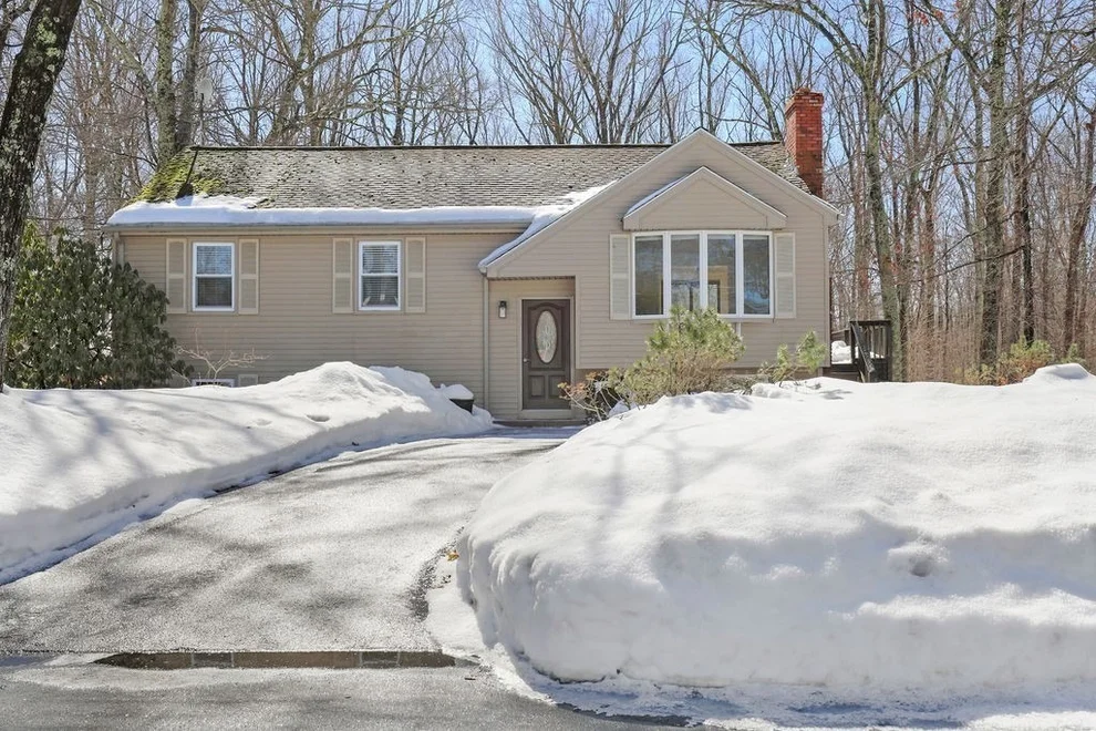 Unit for sale at 14 Little Tree Ln, Bellingham, MA 02019