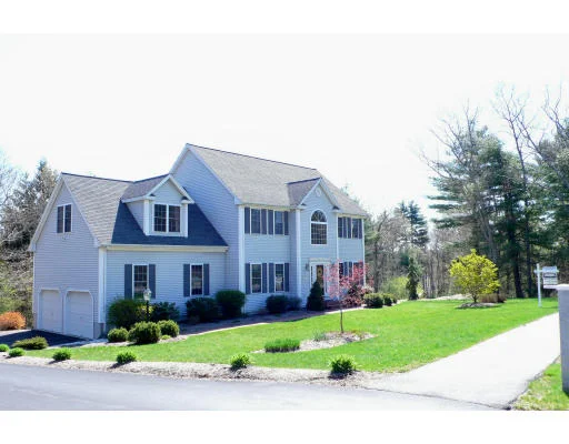 Unit for sale at 18 Broken Tree Rd, Medway, MA 02053