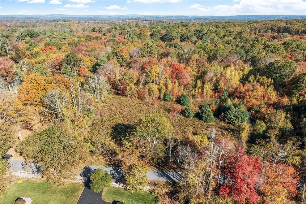 Unit for sale at 265 Mendon Rd, Sutton, MA 01590