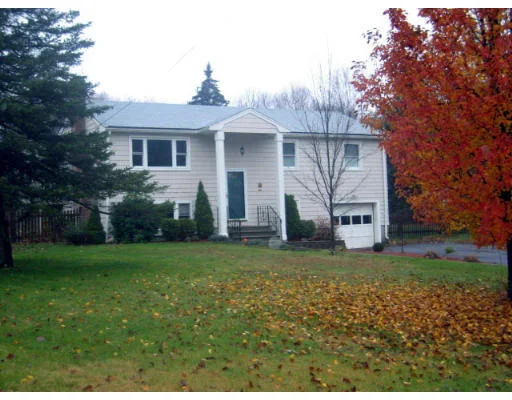 Unit for sale at 15 Hawthorne Drive, Franklin, MA 02038