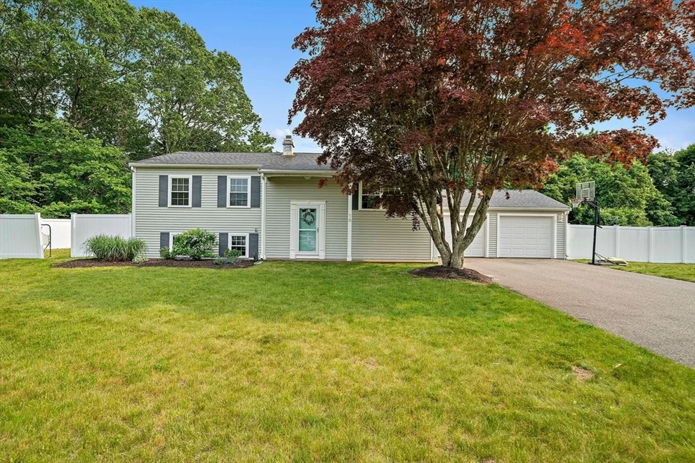 Unit for sale at 16 Chandler Dr, Marshfield, MA 02050