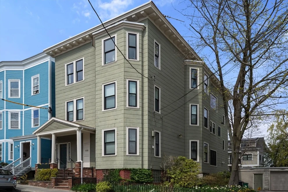 Unit for sale at 118 Kinnaird St, Cambridge, MA 02139
