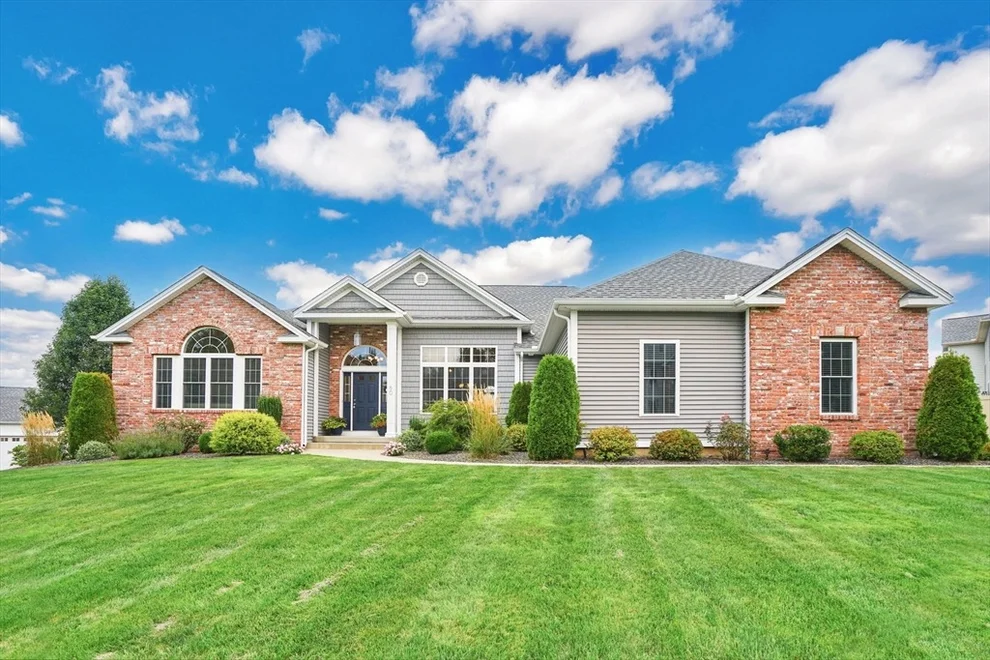 Unit for sale at 60 Farmington Cir, Agawam, MA 01030