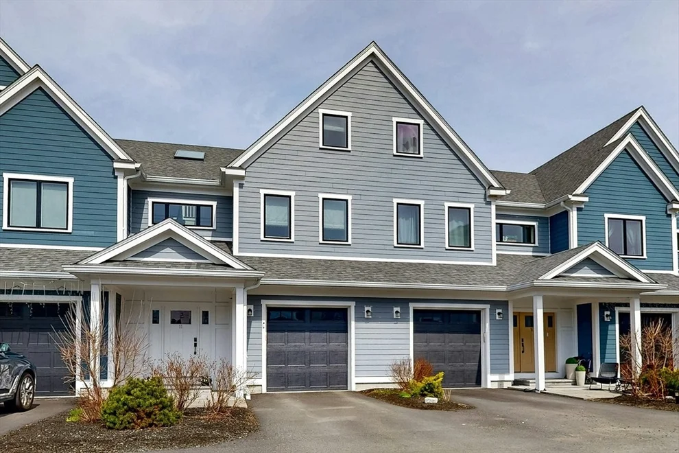 Unit for sale at 11 Hennery Way, Medfield, MA 02052