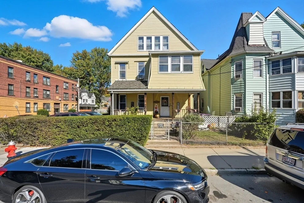 Unit for sale at 1421 Dwight St, Holyoke, MA 01040