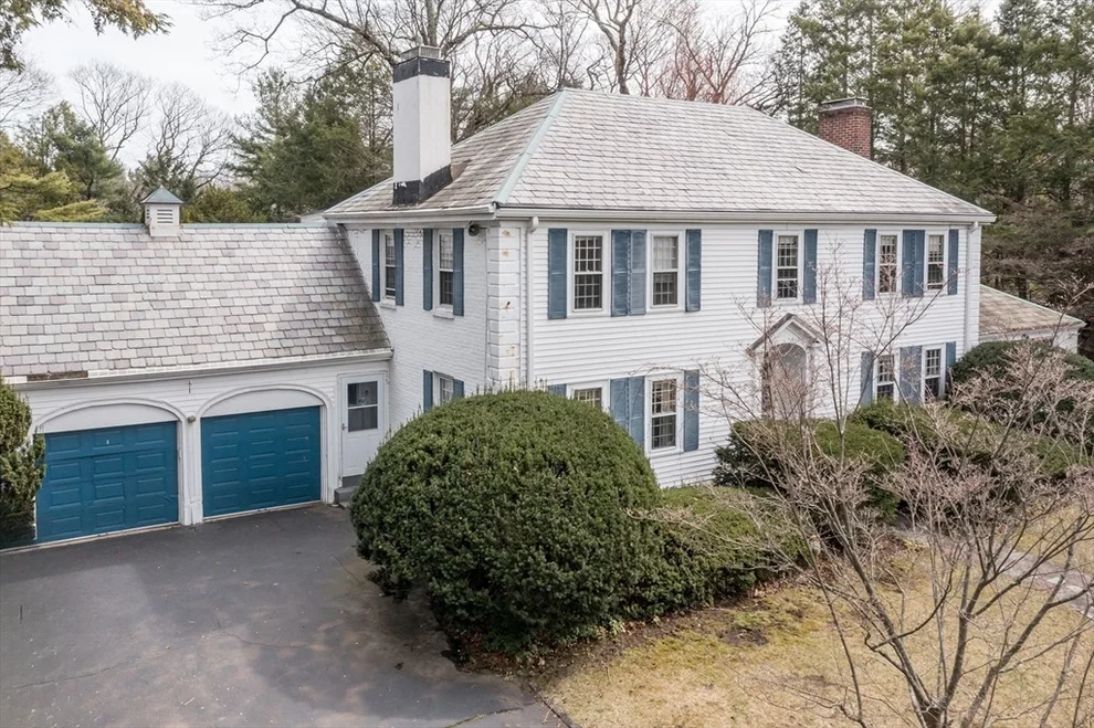 Unit for sale at 77 Arnold Rd, Wellesley, MA 02481