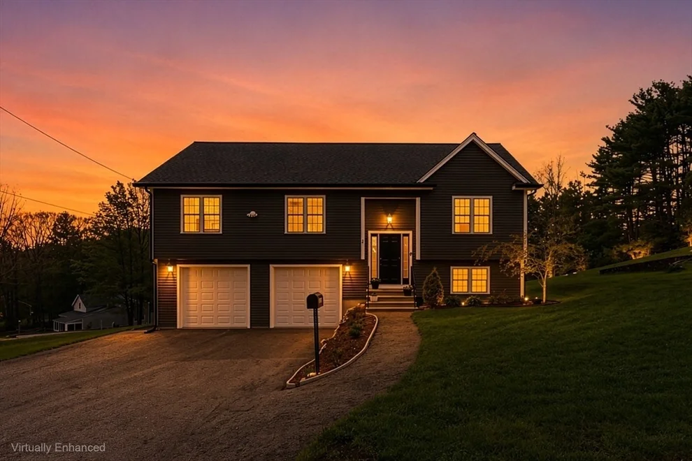 Unit for sale at 20 Crown St, Spencer, MA 01562
