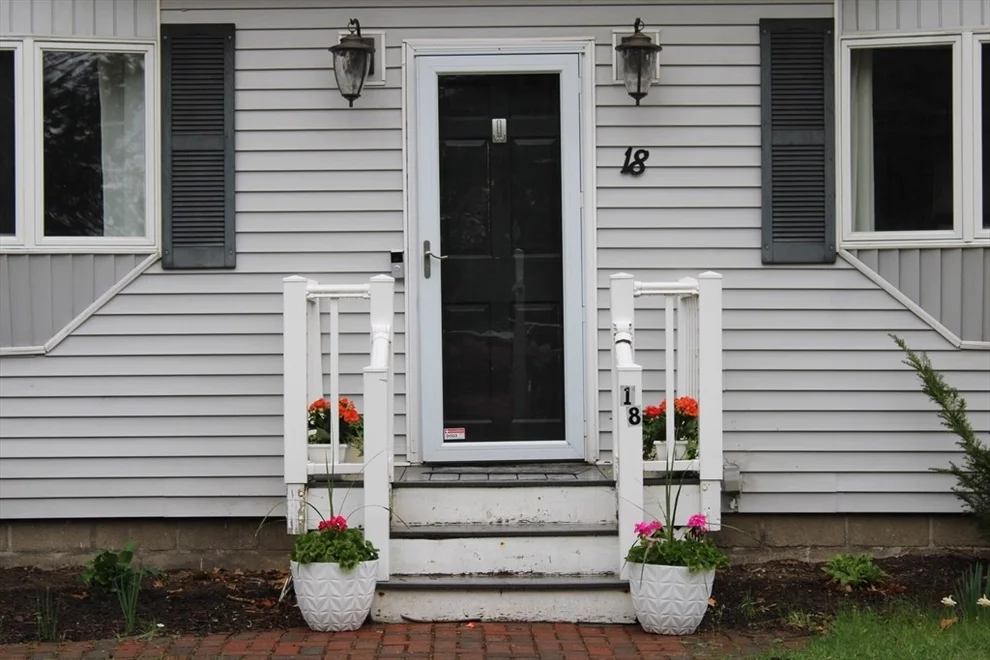Unit for sale at 18 Knollwood Rd, Tewksbury, MA 01876