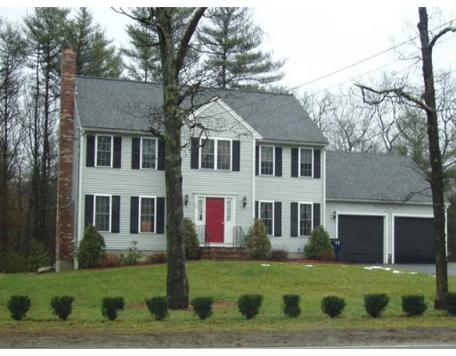 Unit for sale at 648 Foundry St, Easton, MA 02375