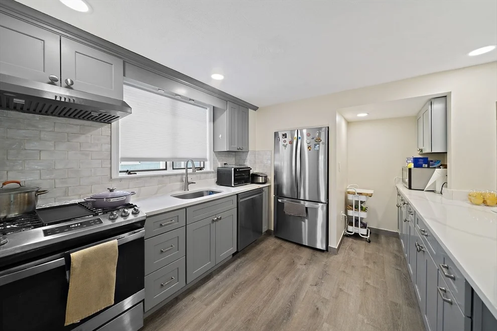 Unit for sale at 2 Cottage Cir, Somerville, MA 02144