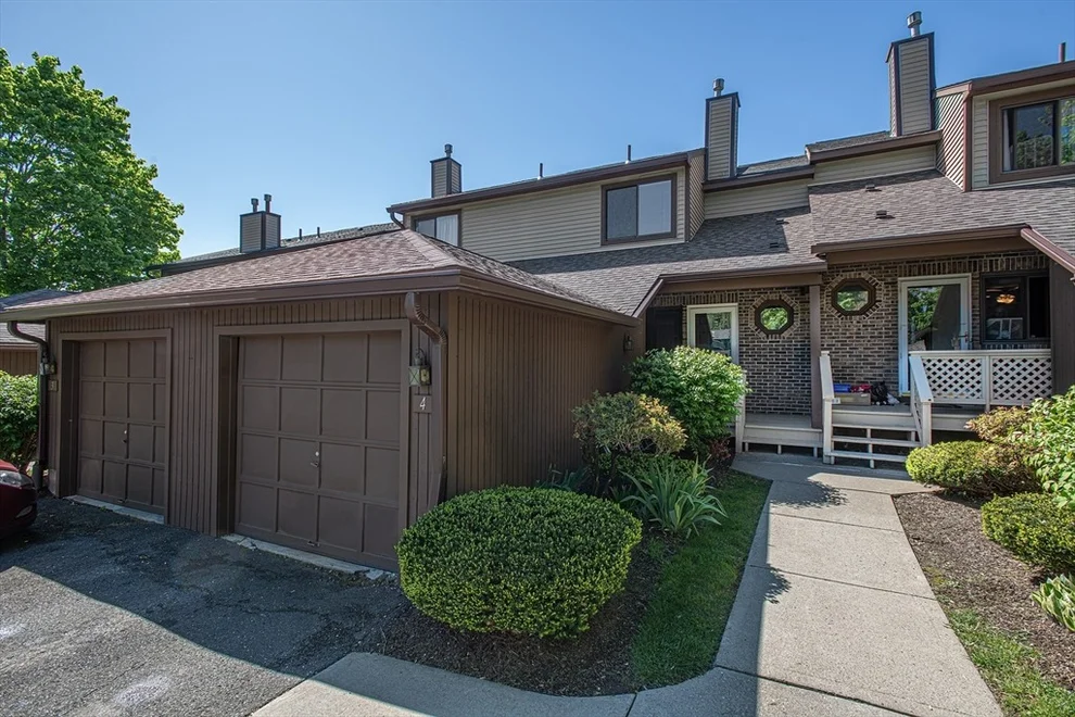 Unit for sale at 4 Ash Ln, Agawam, MA 01001