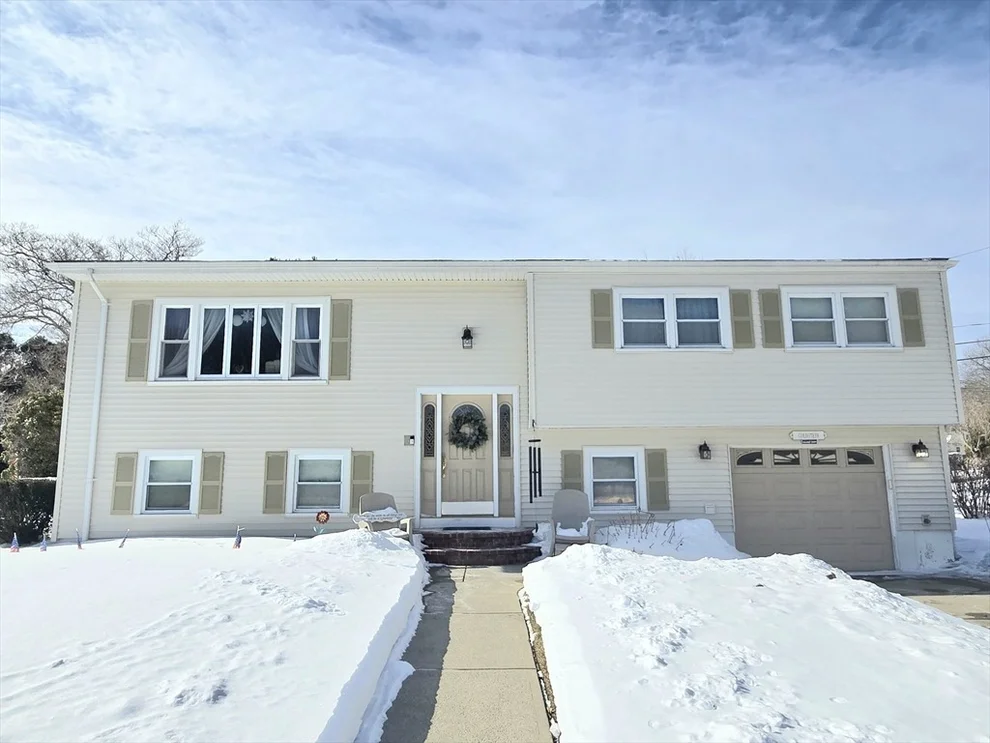 Unit for sale at 45 Birchwood Ter, Dartmouth, MA 02747