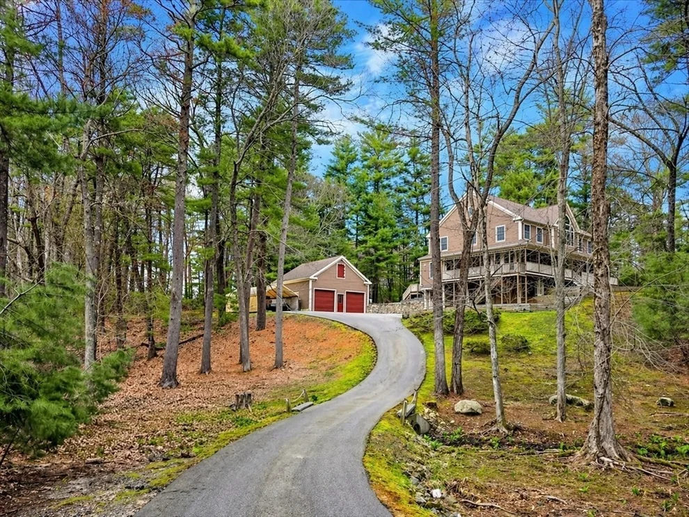 Unit for sale at 17 Baltzer Dr, Pembroke, MA 02359