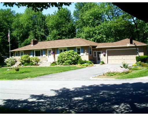 Unit for sale at 32 Brentwood Dr, Holden, MA 01520