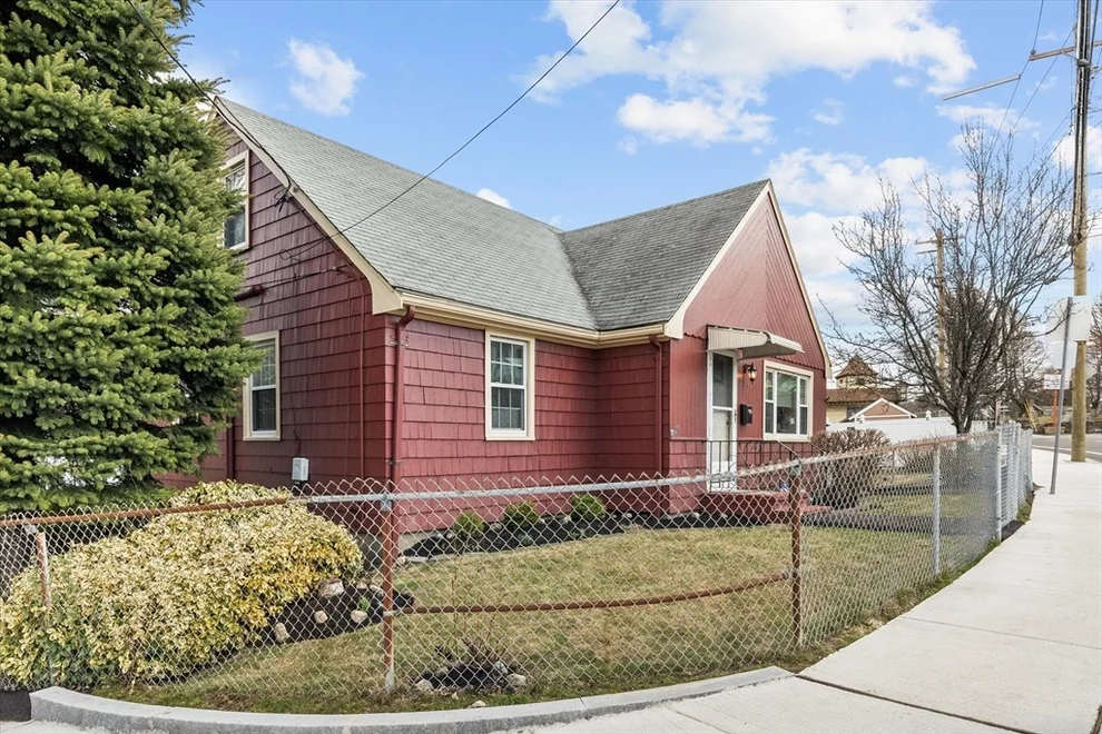 Unit for sale at 215 Lynnfield St, Lynn, MA 01904