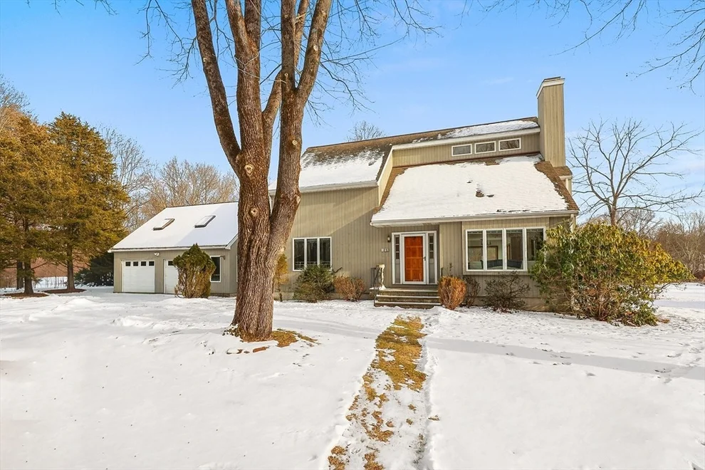 Unit for sale at 21 S Bradford Rd, Hingham, MA 02043