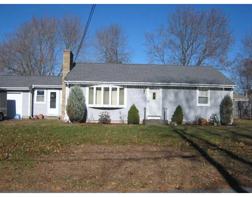 Unit for sale at 72 Briarwood Dr, Seekonk, MA 02771