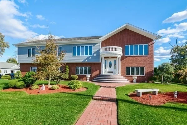 Unit for sale at 201 Montgomery Cir, Fall River, MA 02720