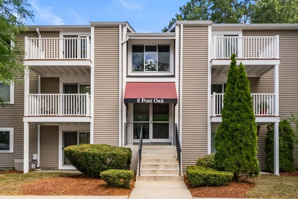 8 Post Oak Lane