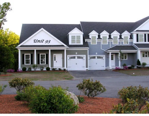 Unit for sale at 93 Meetinghouse Road, Norfolk, MA 02056