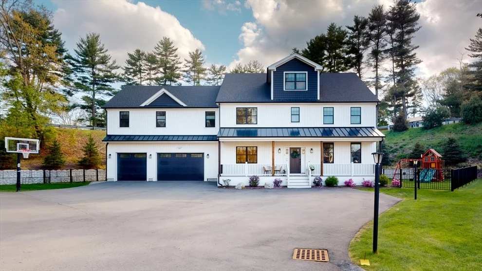 Unit for sale at 4 Lincoln Ct, Medfield, MA 02052