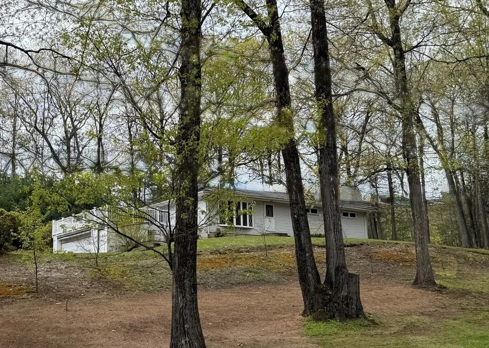 Unit for sale at 186 East St, Southampton, MA 01073