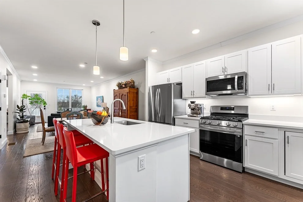 Unit for sale at 7 E Dexter, Woburn, MA 01801
