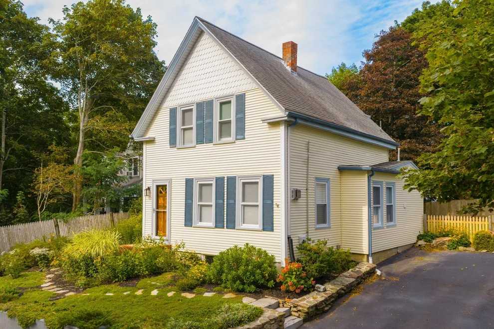 Unit for sale at 11 Wood Street, Plymouth, MA 02360