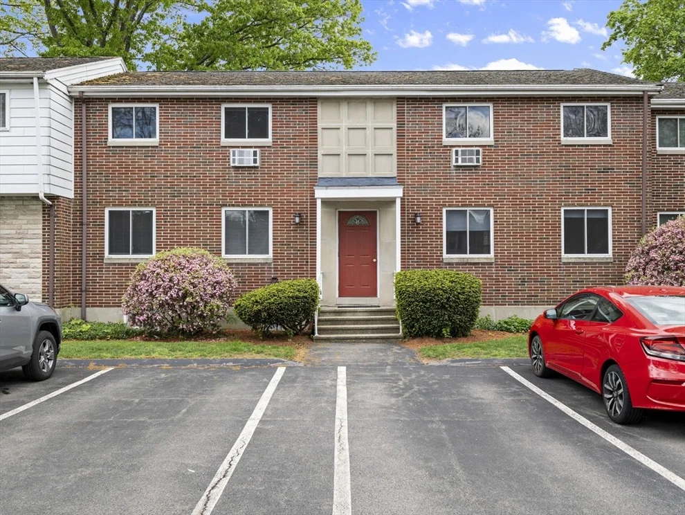 Unit for sale at 4 Wilson Dr, Framingham, MA 01702