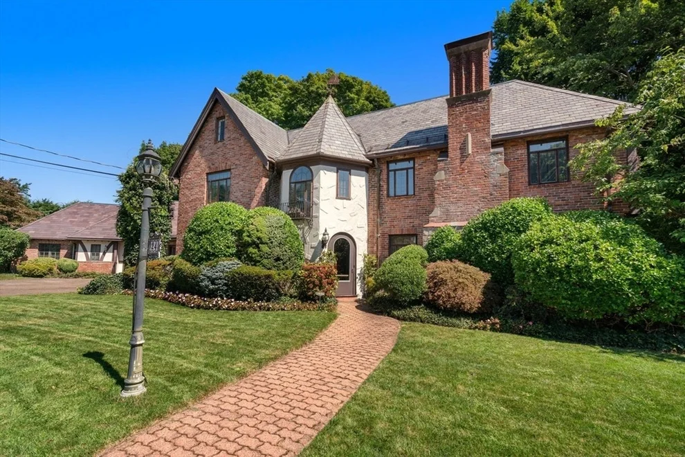 Unit for sale at 24 Manor House Road, Newton, MA 02459