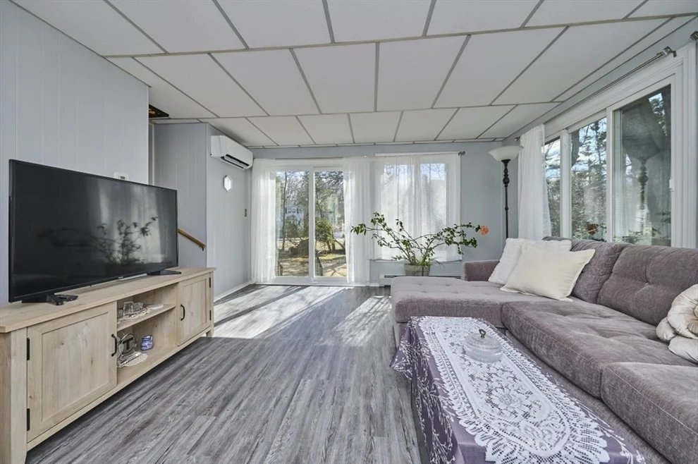 Unit for sale at 14 Woodside Terrace, Woburn, MA 01801