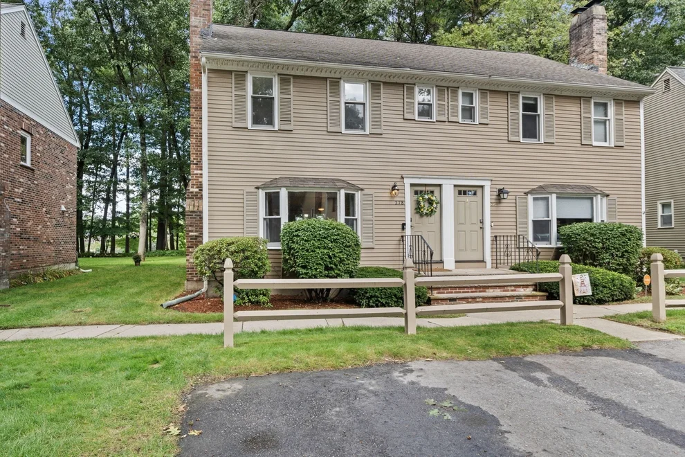 Unit for sale at 278 Wellman Ave, Chelmsford, MA 01863