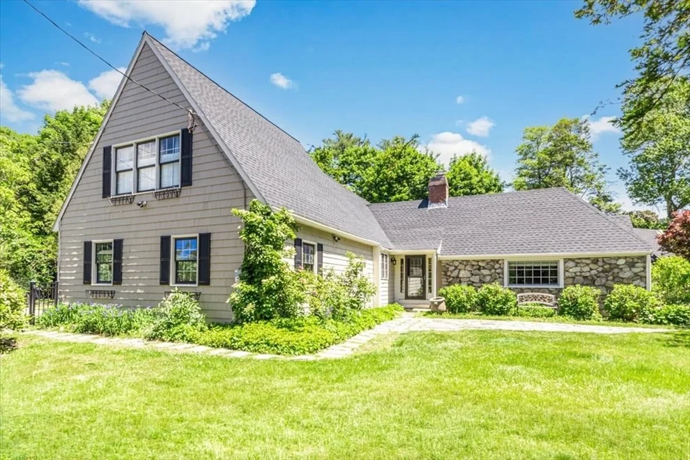 Unit for sale at 32 Branch St, Scituate, MA 02066