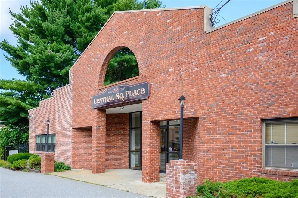Unit for sale at 536 Broad St, Weymouth, MA 02189