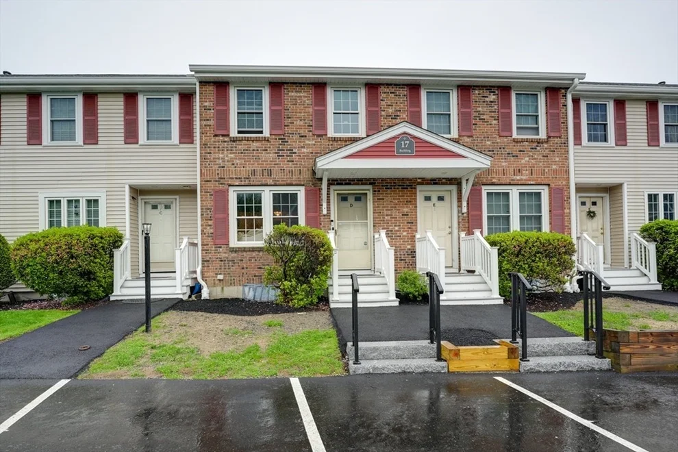 Unit for sale at 17 Fernwood Dr, Leominster, MA 01453