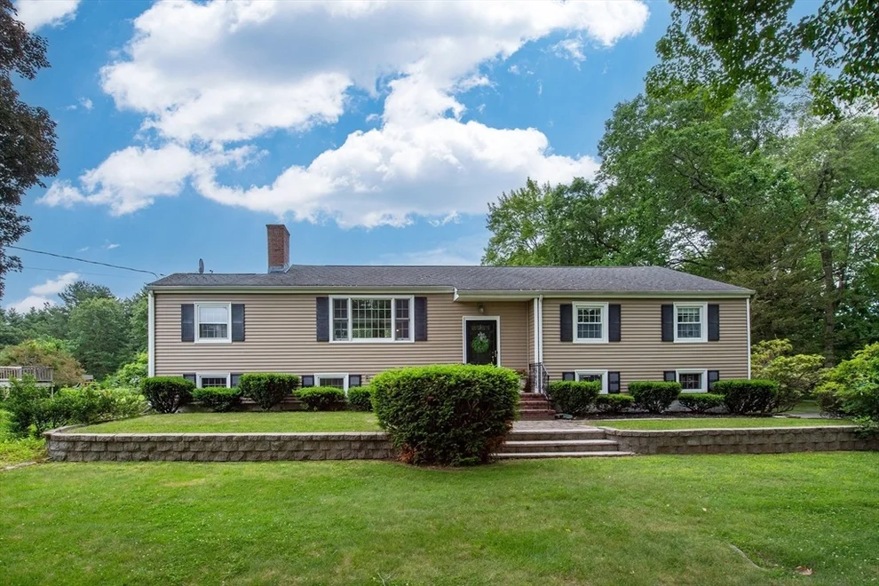 Unit for sale at 7 Perkins Row, Topsfield, MA 01983
