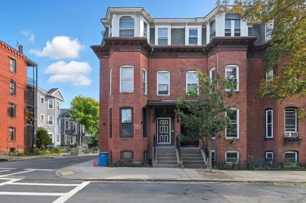 Unit for sale at 284 K St, Boston, MA 02127