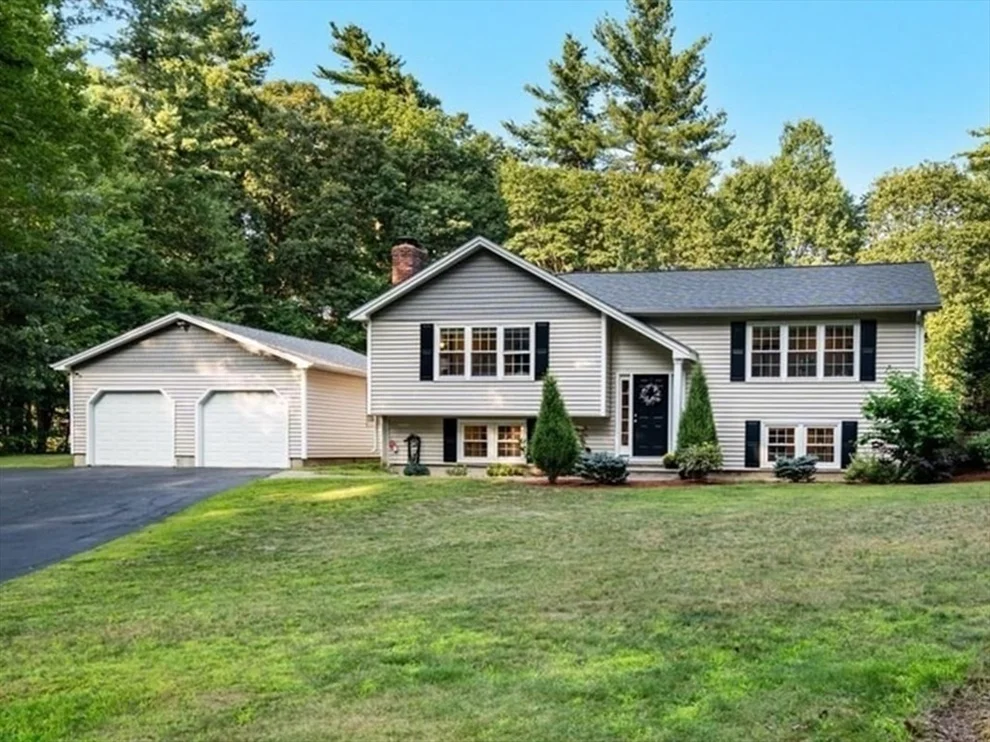 Unit for sale at 24 Arcadian Lane, Litchfield, NH 03052