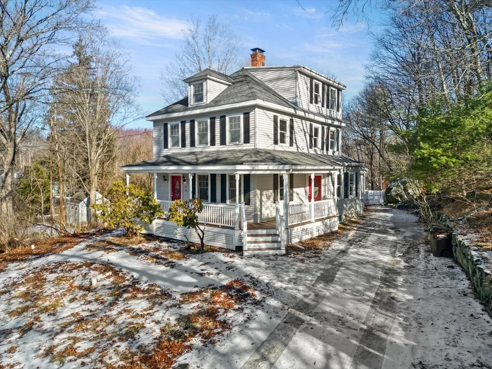 Unit for sale at 17 Church St, Newbury, MA 01922