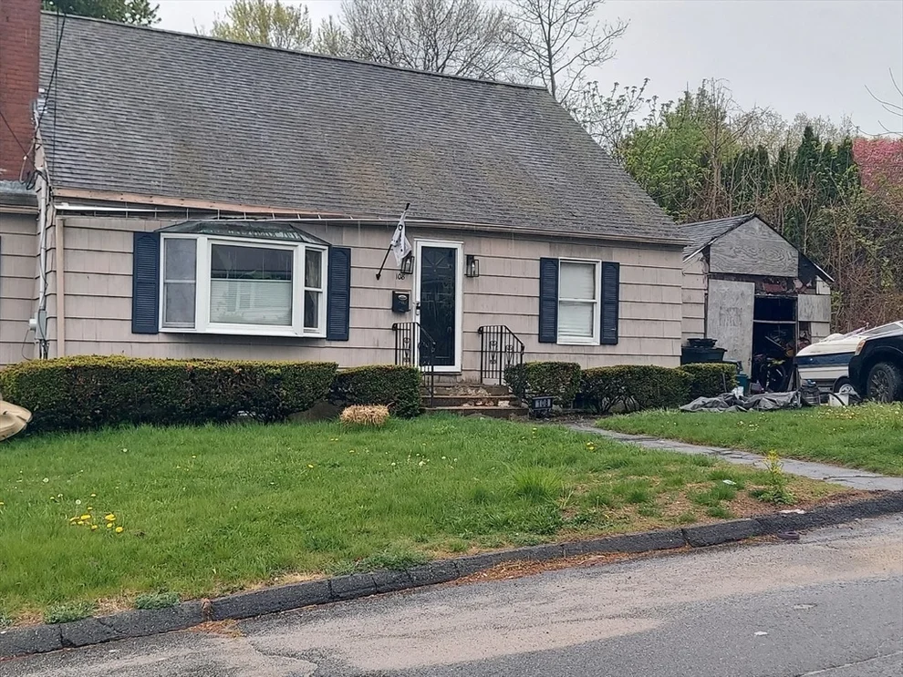 Unit for sale at 108 Pasadena Pkwy, Worcester, MA 01605