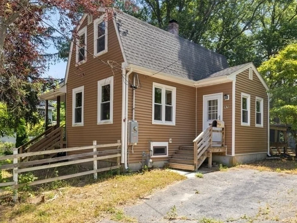 Unit for sale at 92 Highland Ave, Taunton, MA 02780