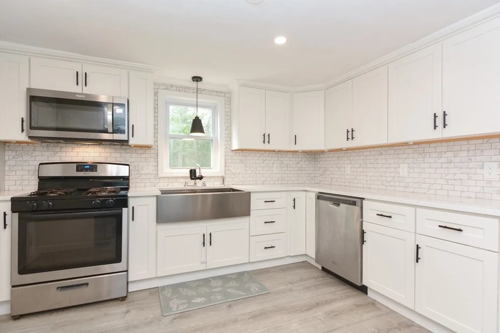 Unit for sale at 8 Roberts Rd, Ashland, MA 01721