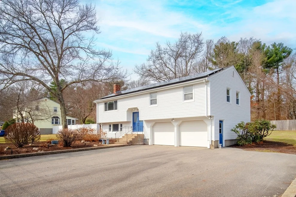 Unit for sale at 5 Kingsbrook Way, Easton, MA 02356