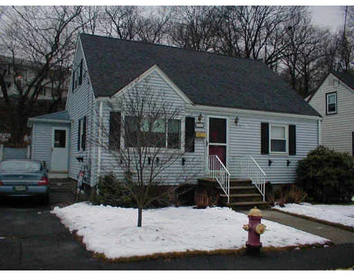 Unit for sale at 10 Greenwood Rd, Peabody, MA 01960